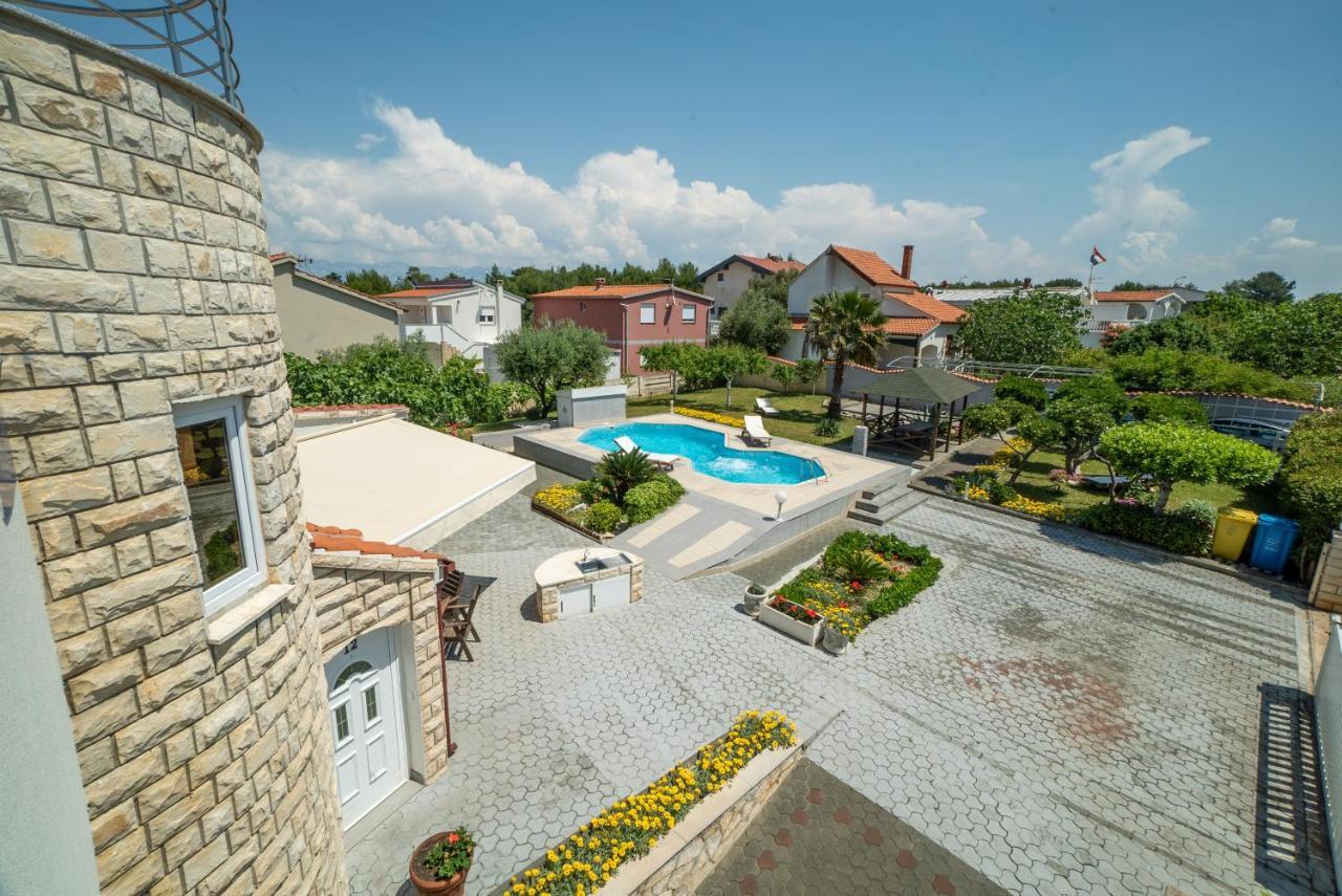 Villa Lulic Vir Exteriör bild